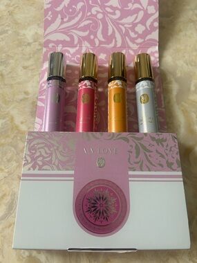 V.V LOVE Eau De Parfum Set